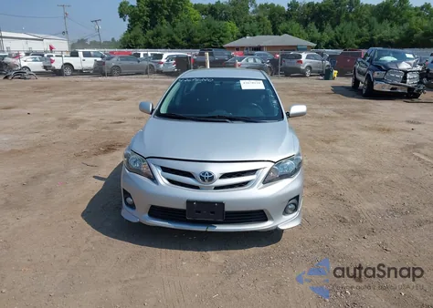 2013 Toyota Corolla S z USA, uszkodzony, nr VIN 2T1BU4EE4DC039193